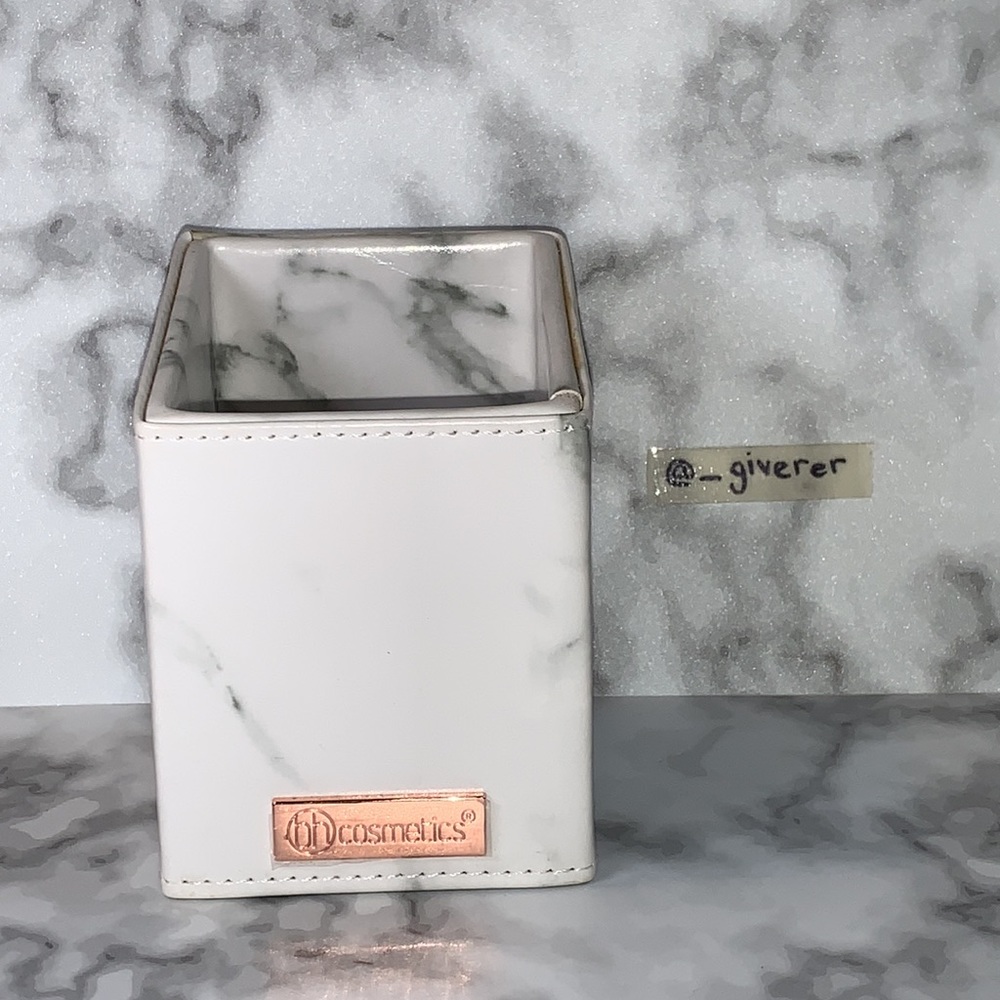 Marble Faux Leather BH Cosmetics Angled Brush Holder - Marble
